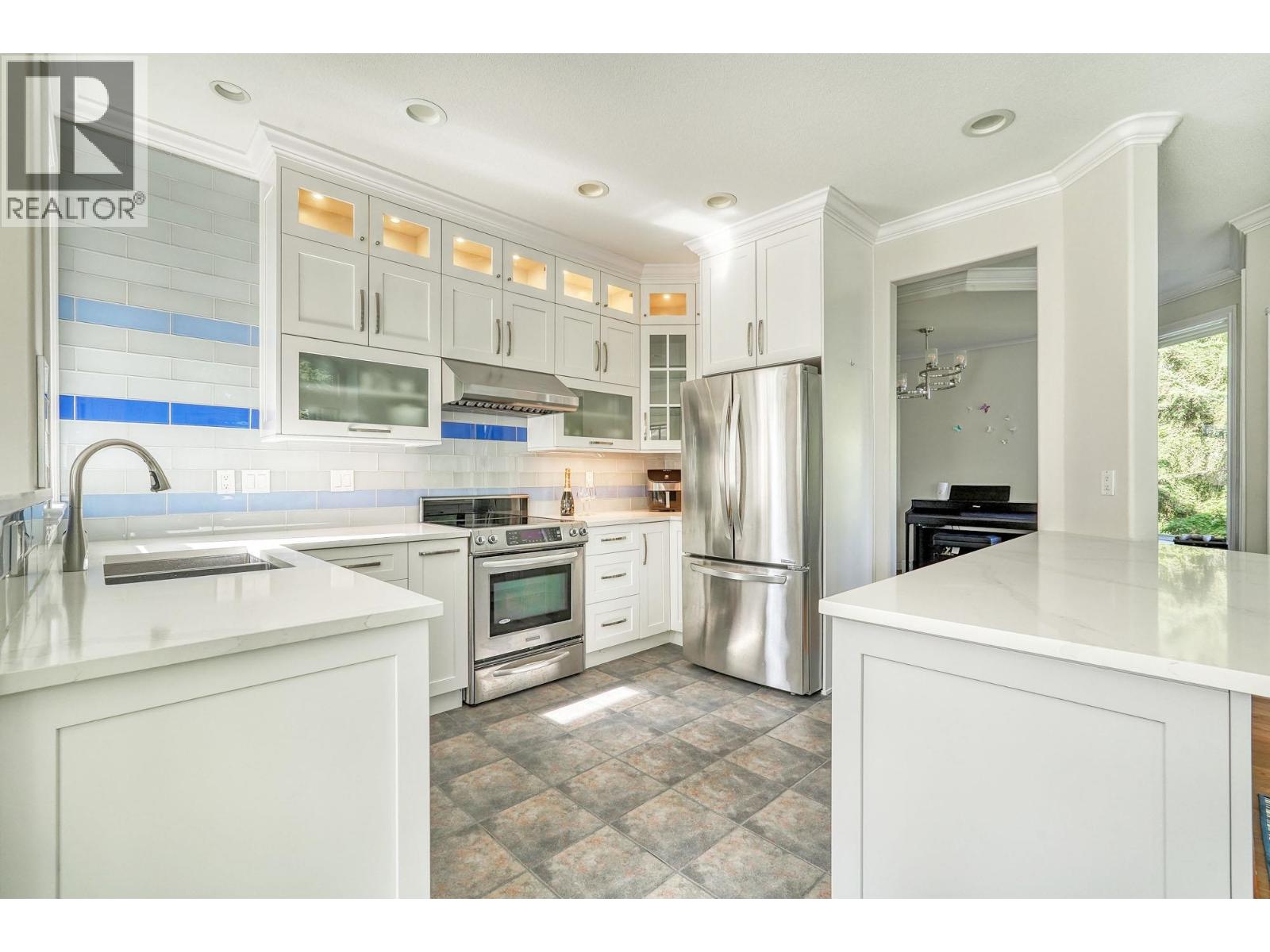 206 3280 Plateau Boulevard, Coquitlam, British Columbia  V3E 3J5 - Photo 6 - R3051509