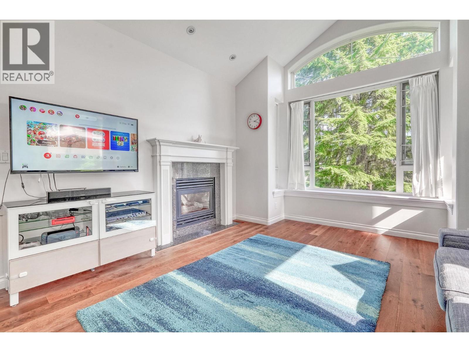 206 3280 Plateau Boulevard, Coquitlam, British Columbia  V3E 3J5 - Photo 3 - R3051509