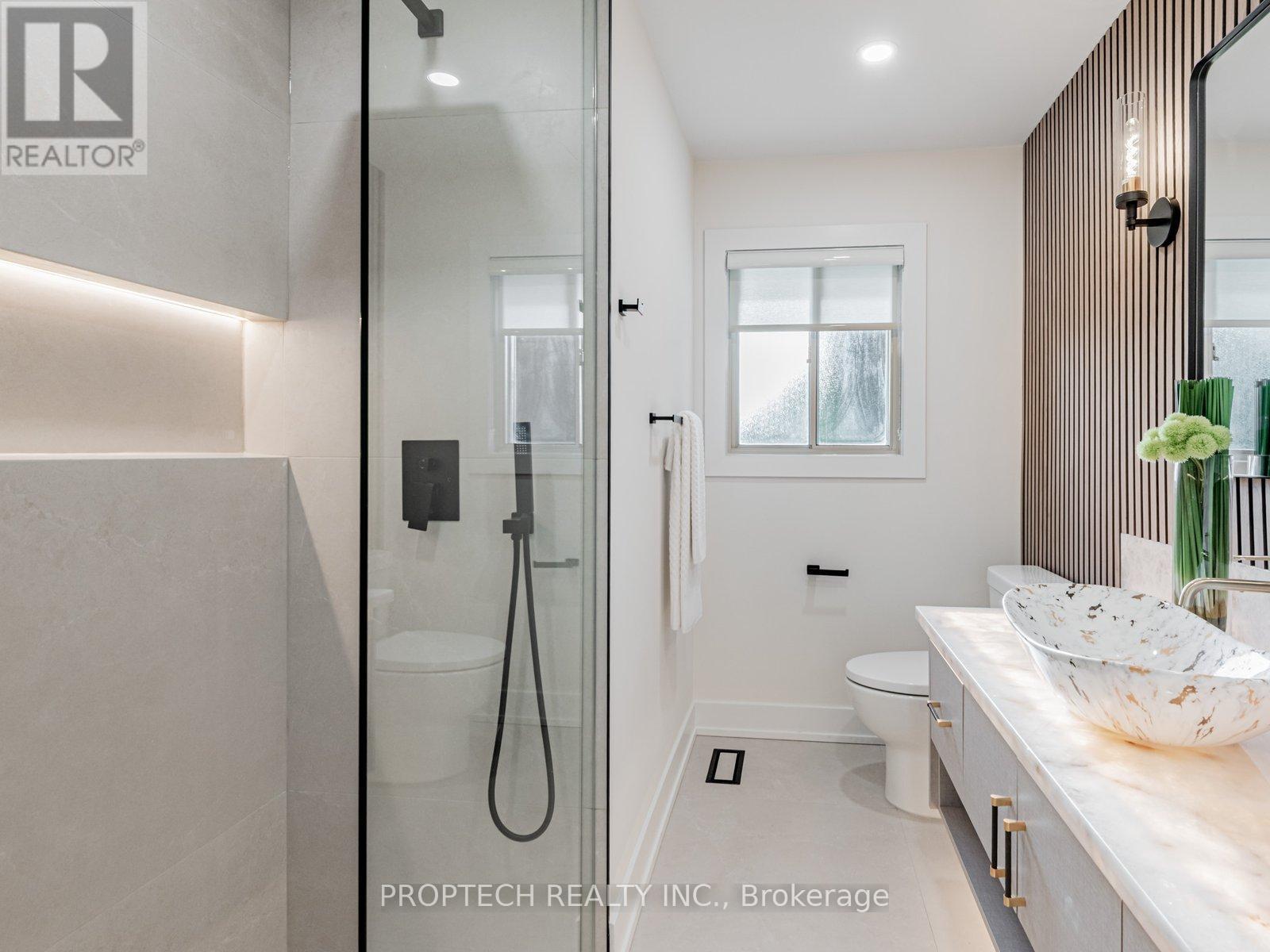 24 Mission Drive, Toronto, Ontario  M3A 2P2 - Photo 13 - C12430456