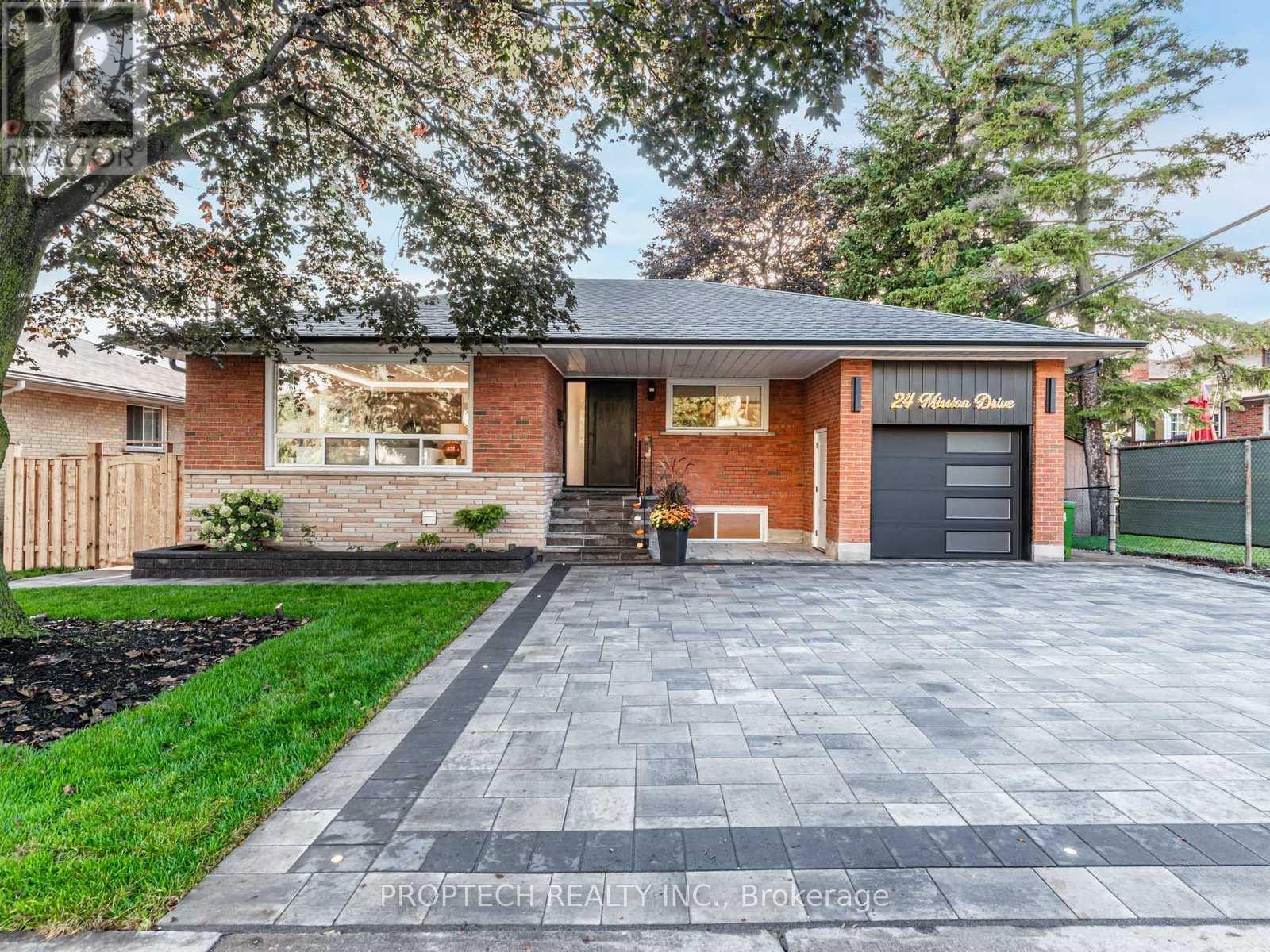 24 Mission Drive, Toronto, Ontario  M3A 2P2 - Photo 2 - C12430456