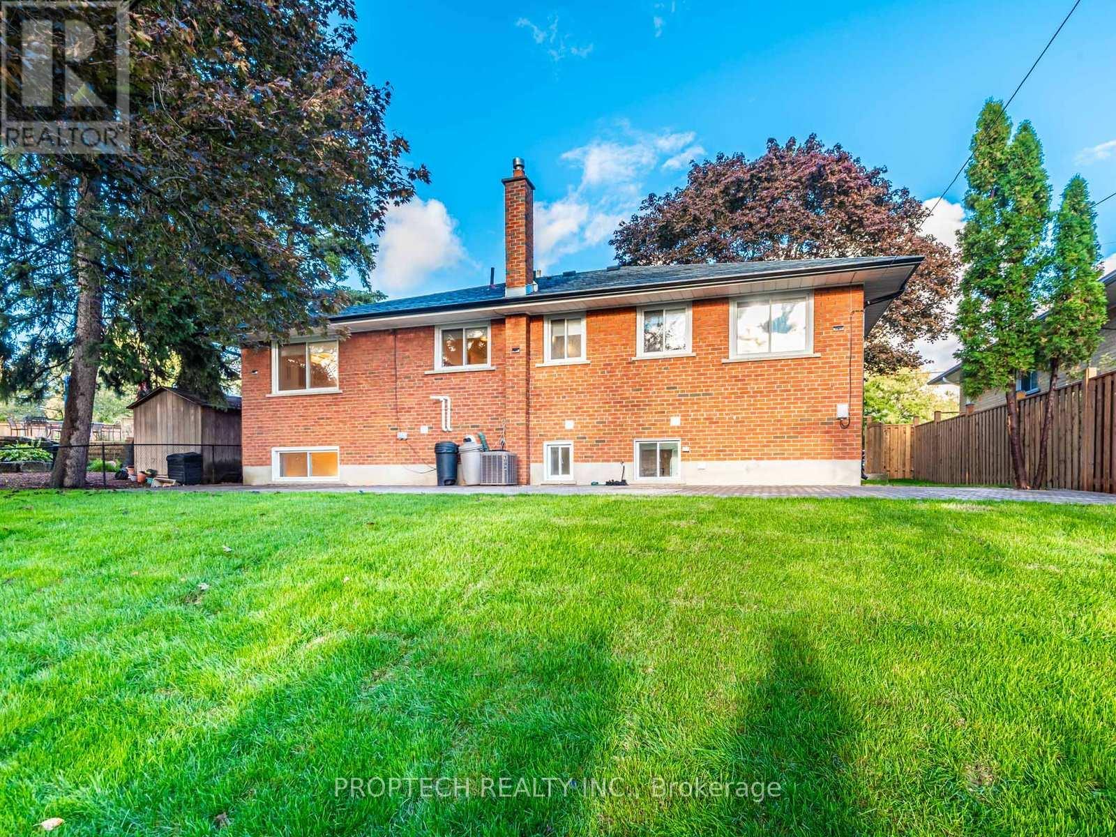 24 Mission Drive, Toronto, Ontario  M3A 2P2 - Photo 32 - C12430456
