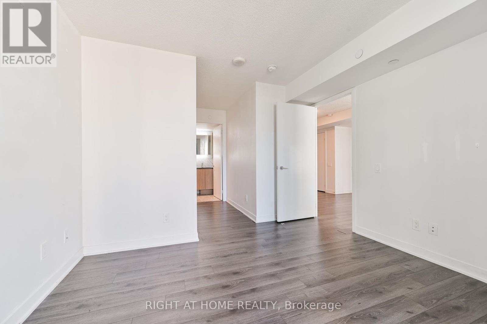 1806 - 80 Queens Wharf Road, Toronto, Ontario  M5V 0J3 - Photo 15 - C12333529