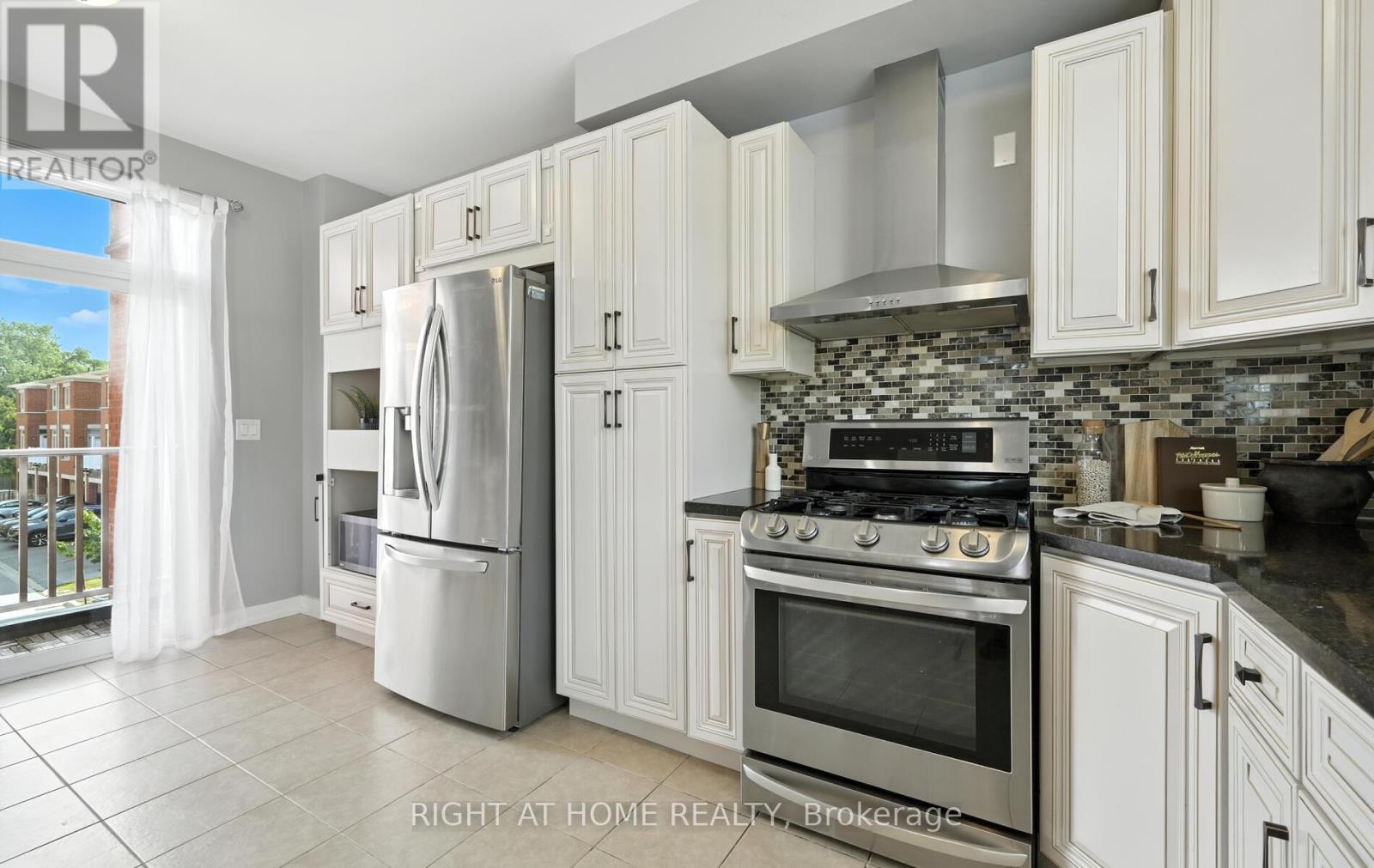 11 - 1299 Glenanna Road, Pickering, Ontario  L1V 3B7 - Photo 7 - E12430449