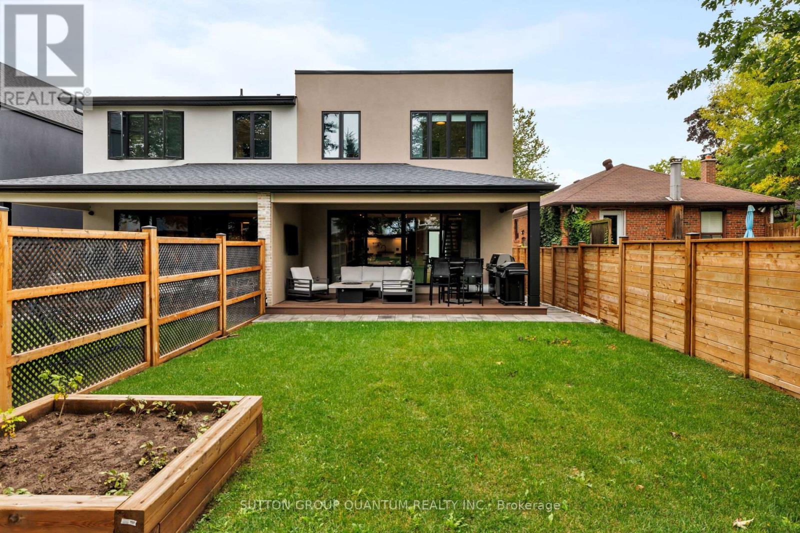 20a Broadview Avenue, Mississauga, Ontario  L5H 2S9 - Photo 17 - W12430439