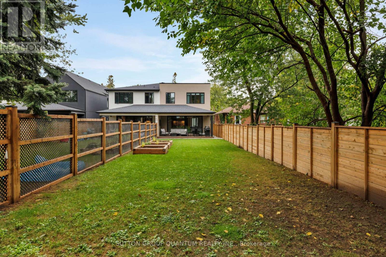 20a Broadview Avenue, Mississauga, Ontario  L5H 2S9 - Photo 18 - W12430439
