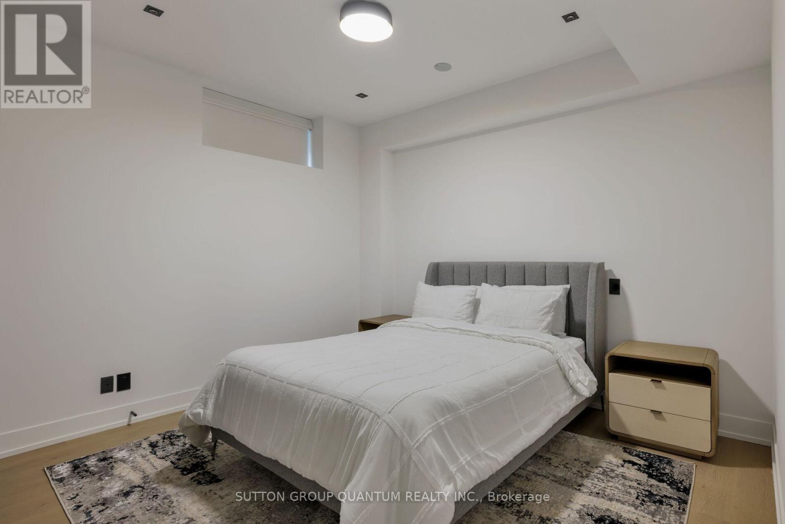 20a Broadview Avenue, Mississauga, Ontario  L5H 2S9 - Photo 47 - W12430439