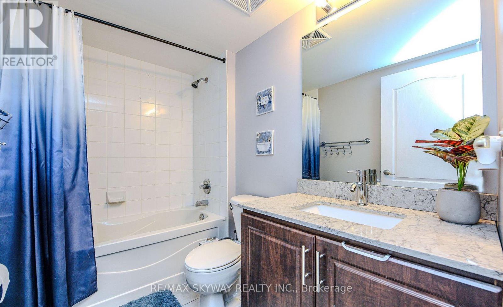1403 - 8 Dayspring Circle, Brampton, Ontario  L6P 2Z7 - Photo 10 - W12430445