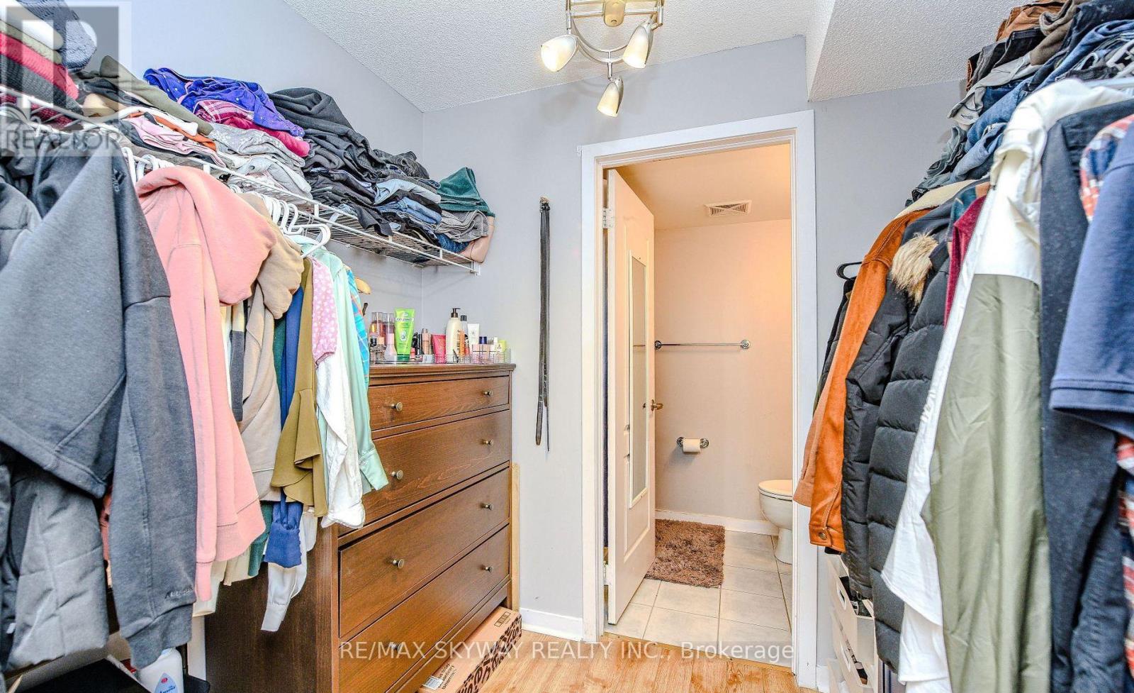 1403 - 8 Dayspring Circle, Brampton, Ontario  L6P 2Z7 - Photo 13 - W12430445