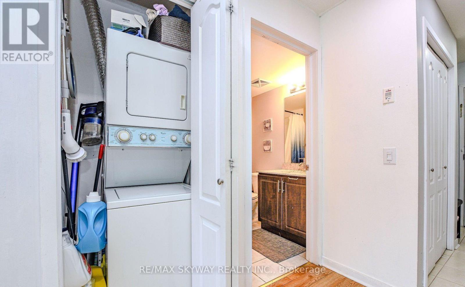 1403 - 8 Dayspring Circle, Brampton, Ontario  L6P 2Z7 - Photo 15 - W12430445