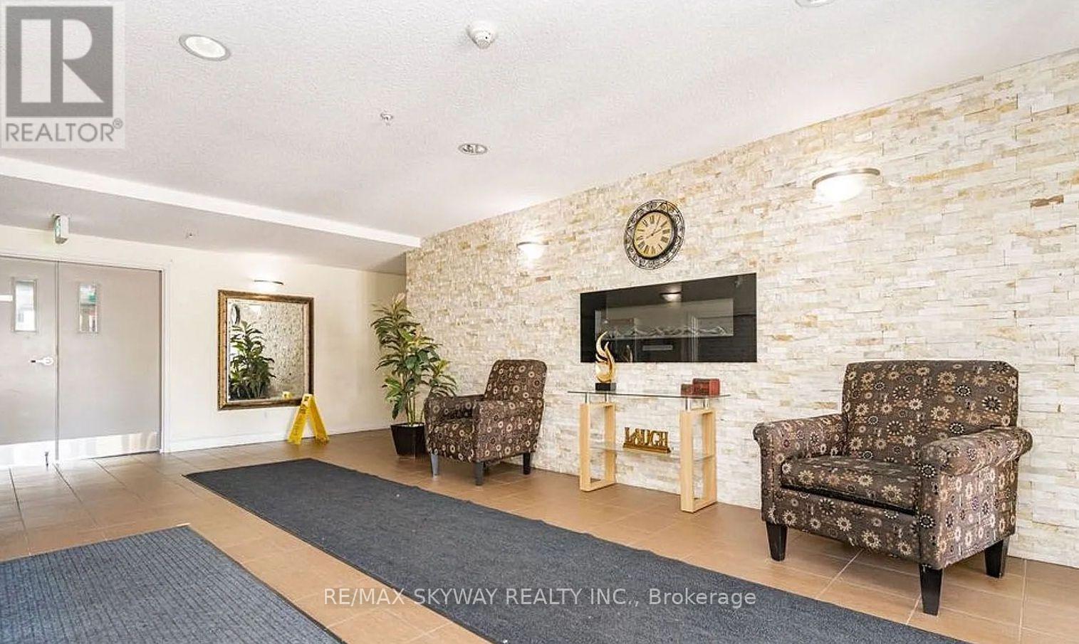 1403 - 8 Dayspring Circle, Brampton, Ontario  L6P 2Z7 - Photo 2 - W12430445