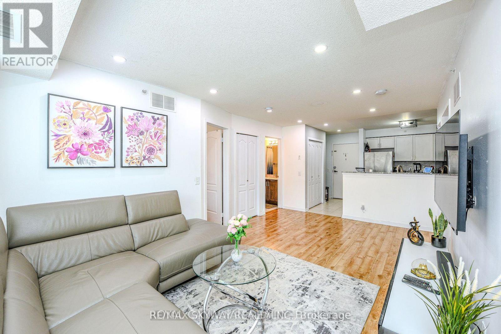 1403 - 8 Dayspring Circle, Brampton, Ontario  L6P 2Z7 - Photo 6 - W12430445