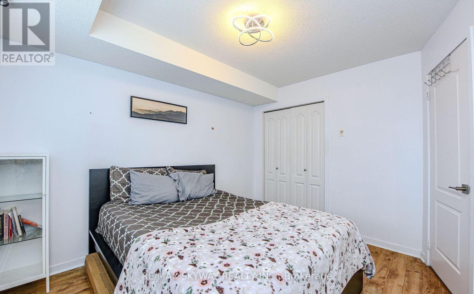 1403 - 8 Dayspring Circle, Brampton, Ontario  L6P 2Z7 - Photo 9 - W12430445