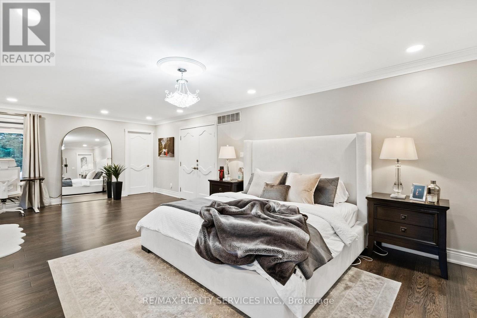 8 Evergreen Avenue, Brampton, Ontario  L6P 0R1 - Photo 22 - W12430460