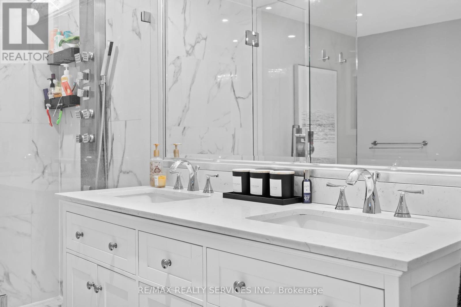 8 Evergreen Avenue, Brampton, Ontario  L6P 0R1 - Photo 27 - W12430460