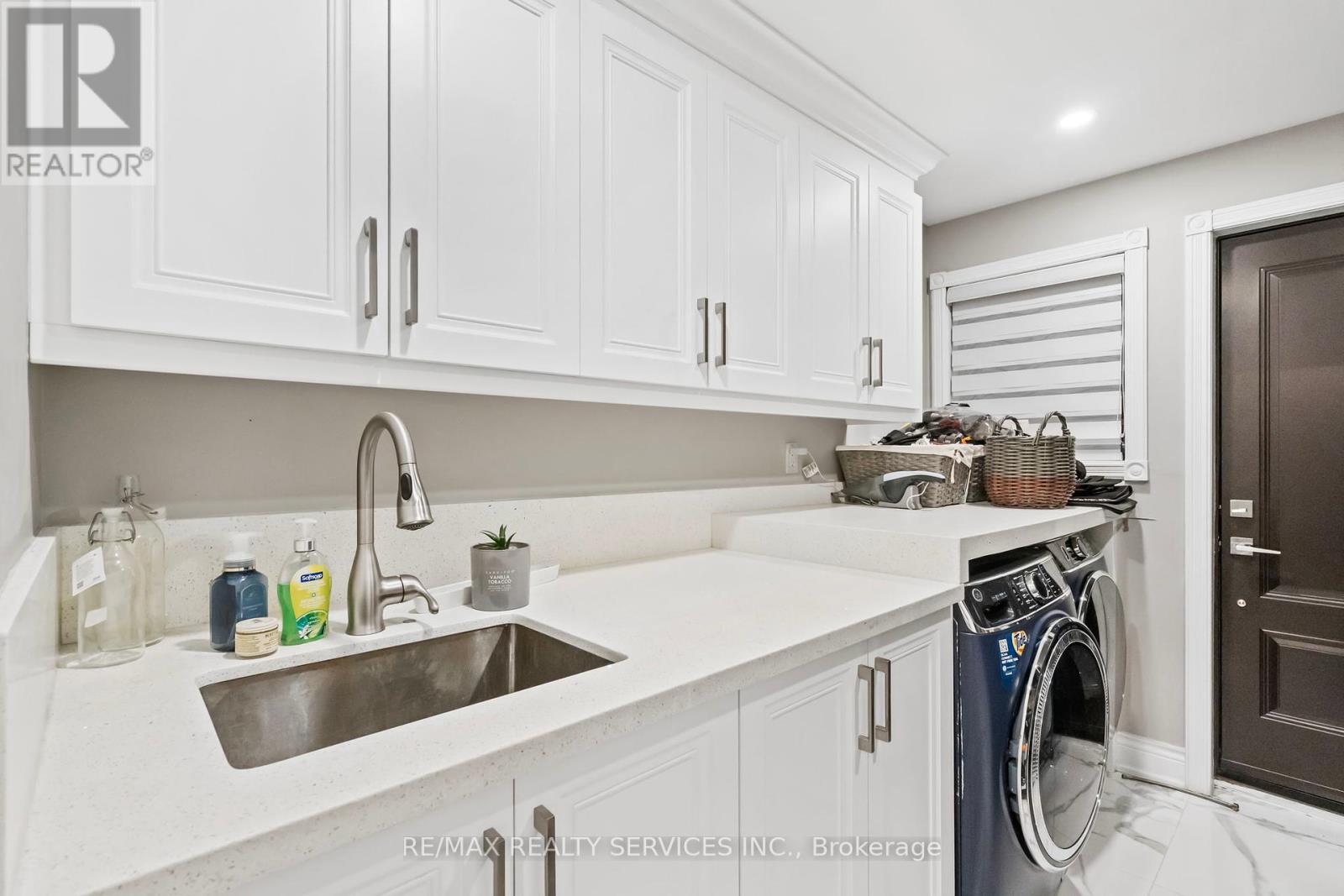 8 Evergreen Avenue, Brampton, Ontario  L6P 0R1 - Photo 36 - W12430460