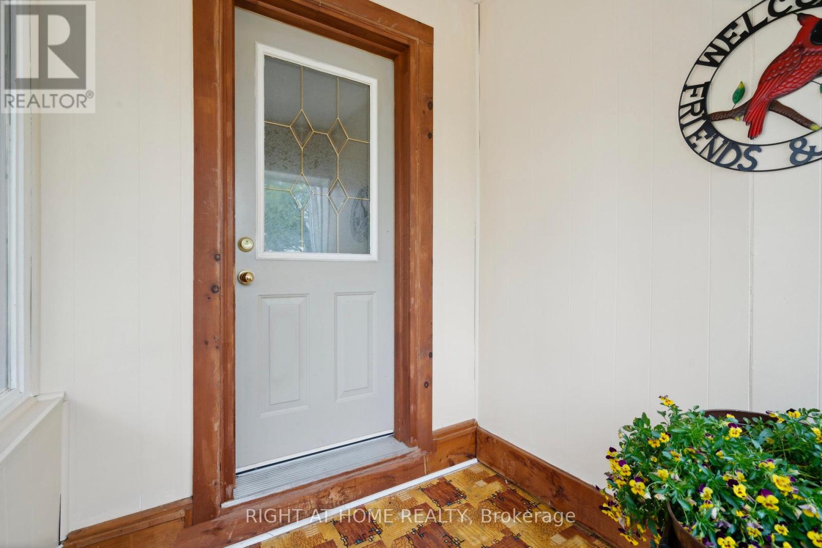 51 Frederick Street S, Halton Hills, Ontario  L7J 2B9 - Photo 2 - W12430463
