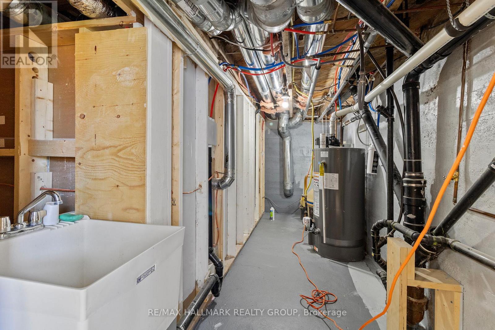 31 Chaffey Street, Brockville, Ontario  K6V 4L5 - Photo 27 - X12430477