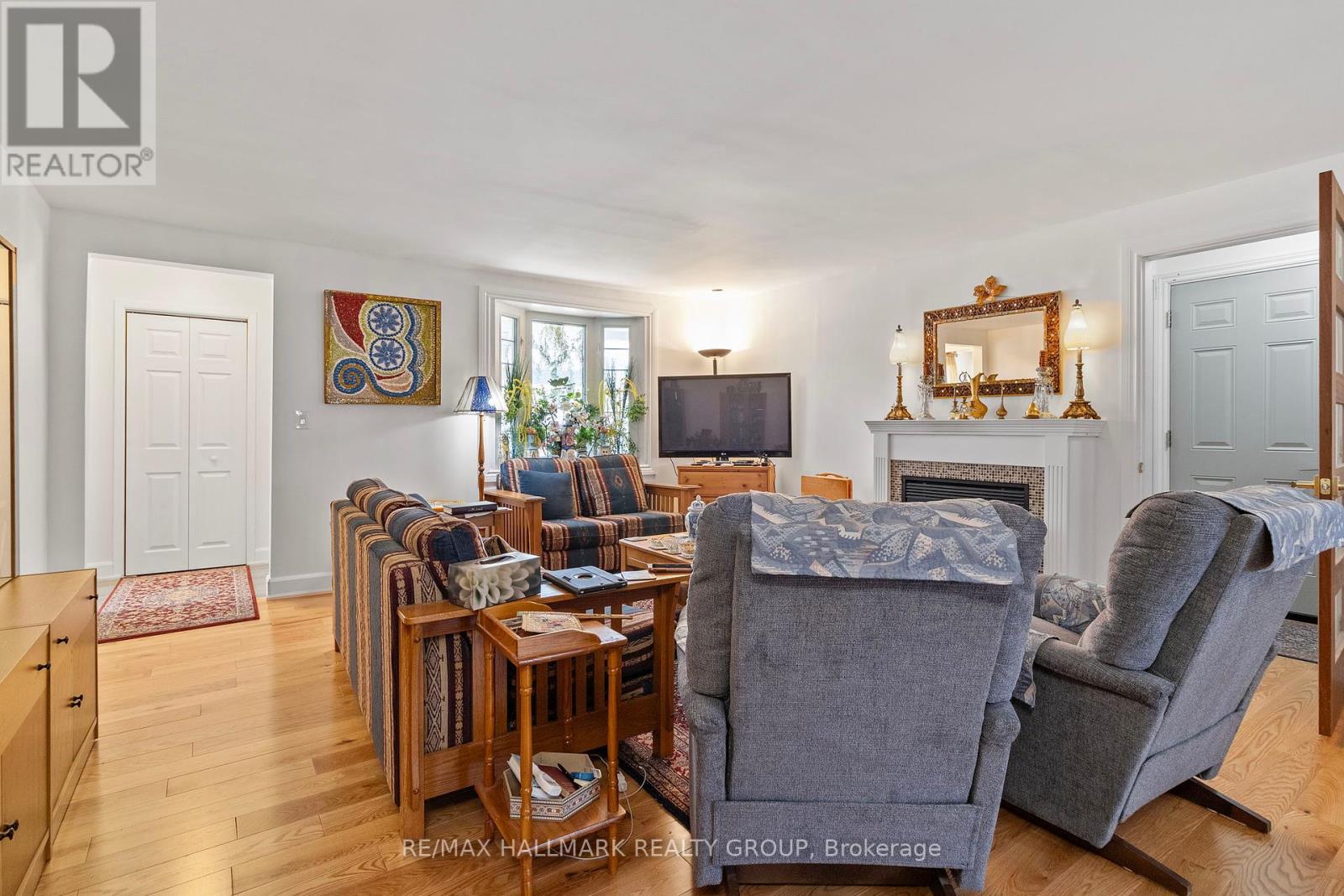 31 Chaffey Street, Brockville, Ontario  K6V 4L5 - Photo 5 - X12430477