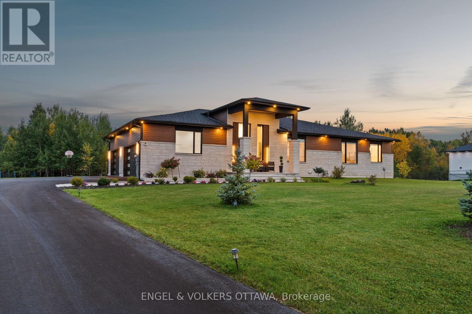 60 SYNERGY WAY, ottawa, Ontario