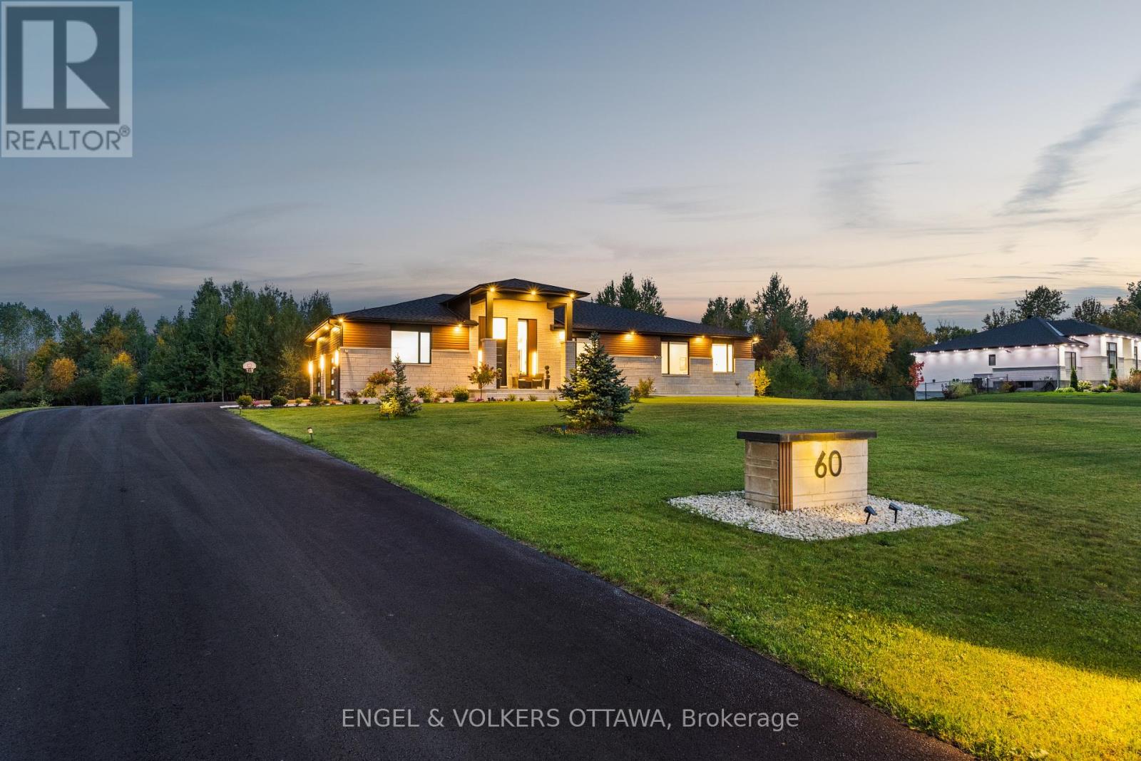 60 Synergy Way, Ottawa, Ontario  K2W 0K3 - Photo 2 - X12430484