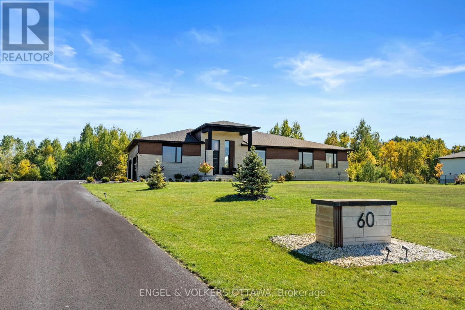 60 Synergy Way, Ottawa, Ontario  K2W 0K3 - Photo 5 - X12430484