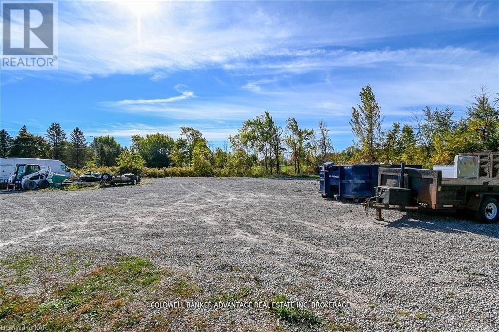 802 Highway 20, Pelham (Fenwick), Ontario  L0S 1C0 - Photo 13 - X12430489