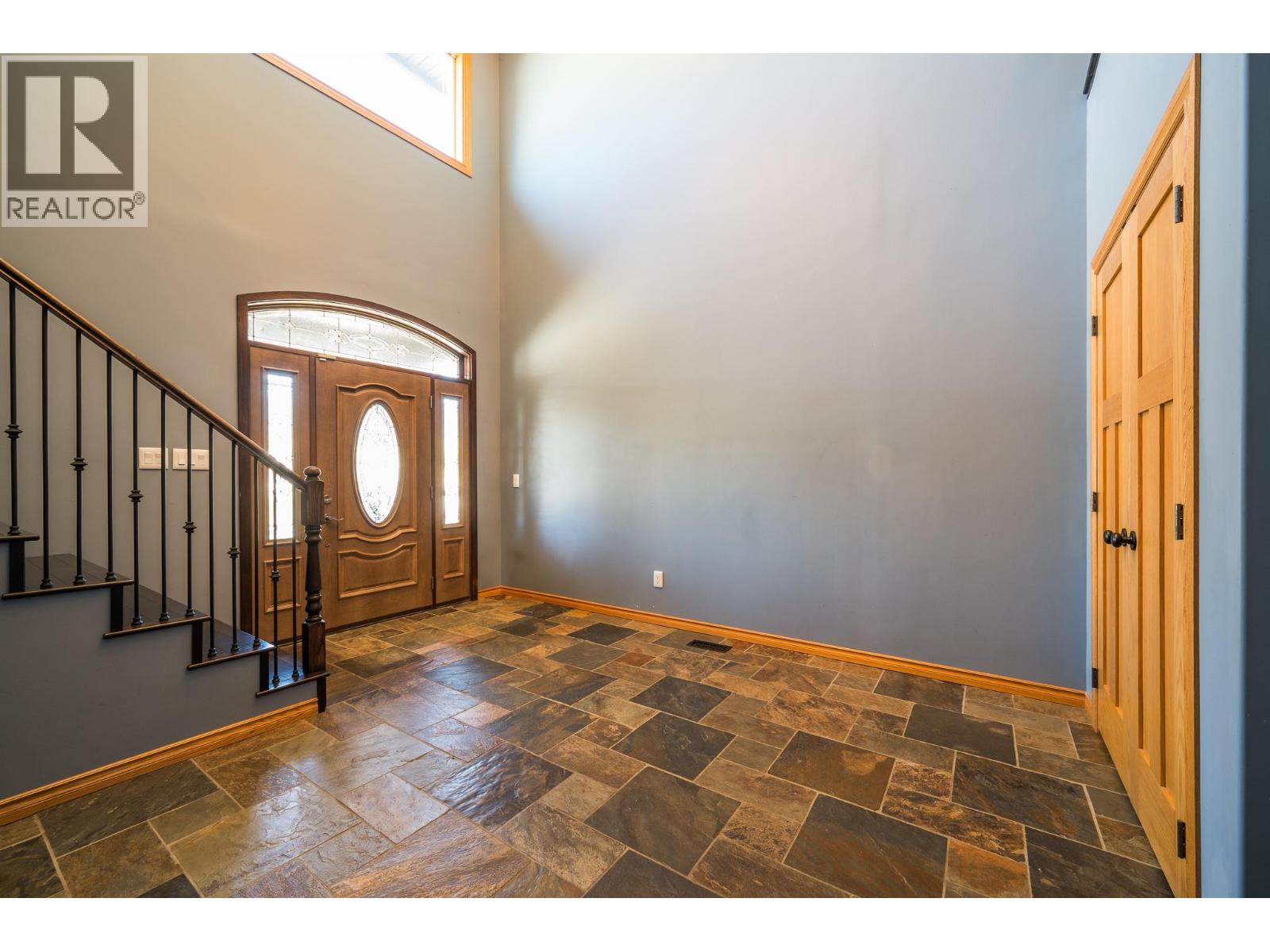 8925 Grizzly Crescent, Kamloops, British Columbia  V2C 6T9 - Photo 10 - 10364230