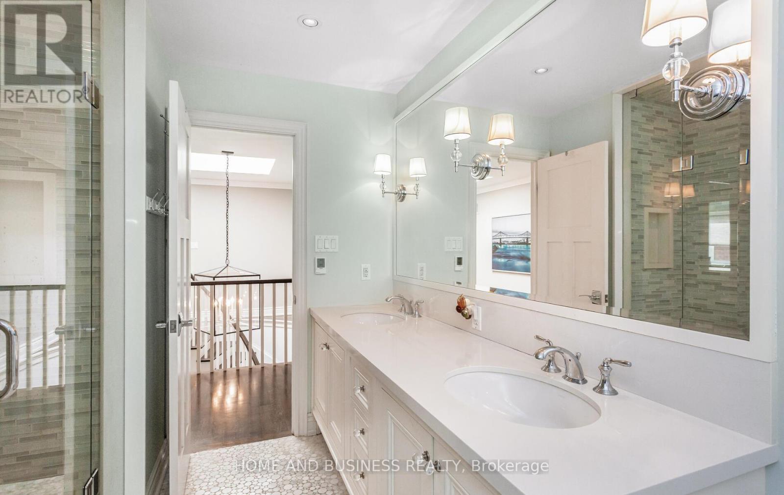 2192 Oakmead Boulevard, Oakville, Ontario  L6H 6B4 - Photo 31 - W12412970