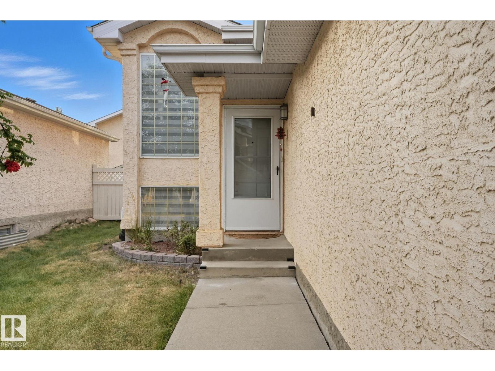 215 River Pt Nw, Edmonton, Alberta  T5A 4Z4 - Photo 3 - E4459811