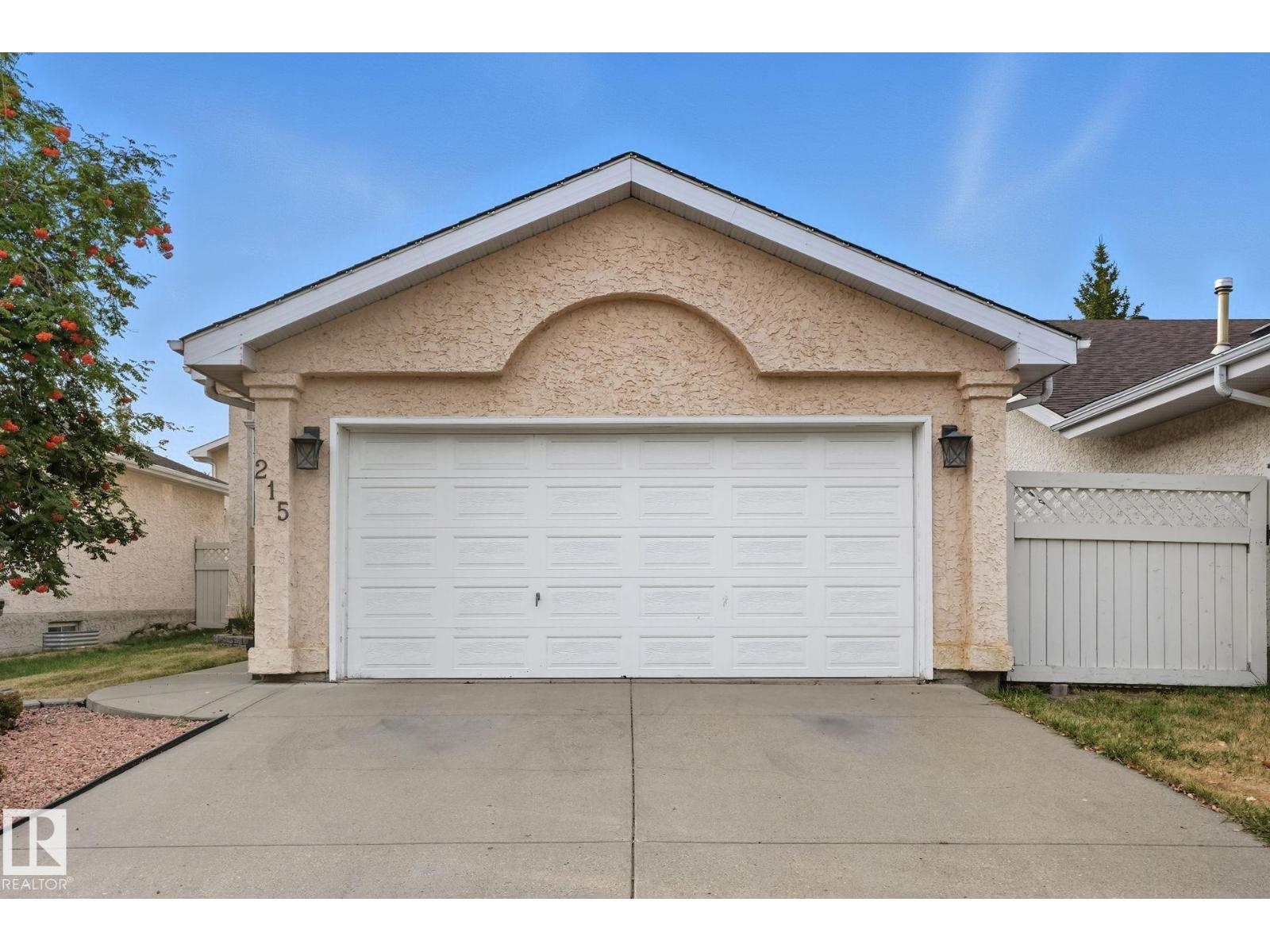 215 River Pt Nw, Edmonton, Alberta  T5A 4Z4 - Photo 2 - E4459811