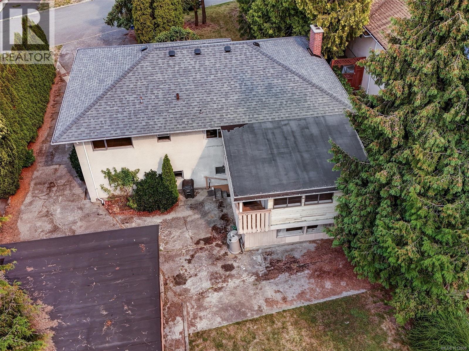 723 Genevieve Rd, Saanich, British Columbia V8X 3R5 - Photo 33 - 1012808