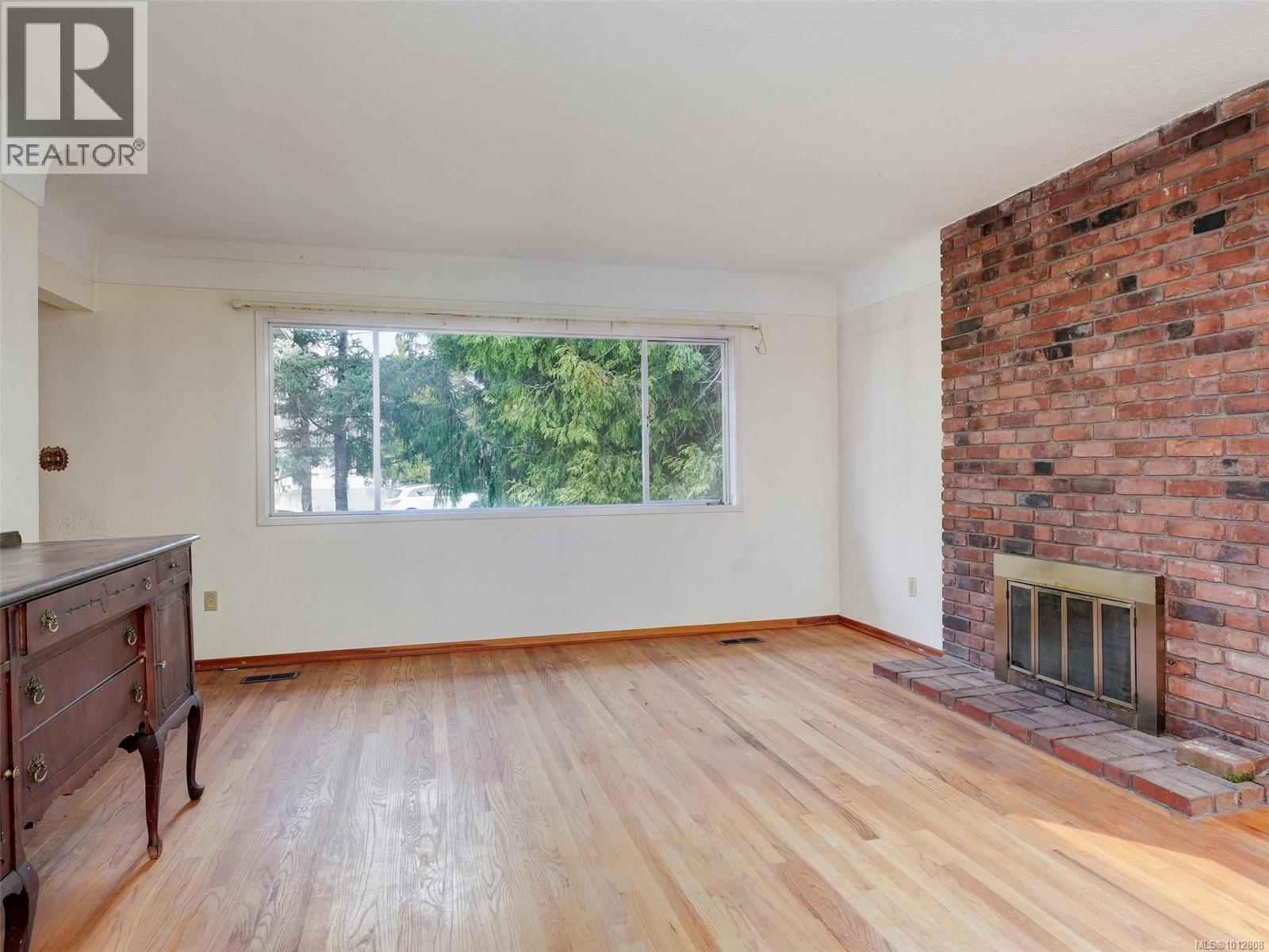 723 Genevieve Rd, Saanich, British Columbia V8X 3R5 - Photo 12 - 1012808