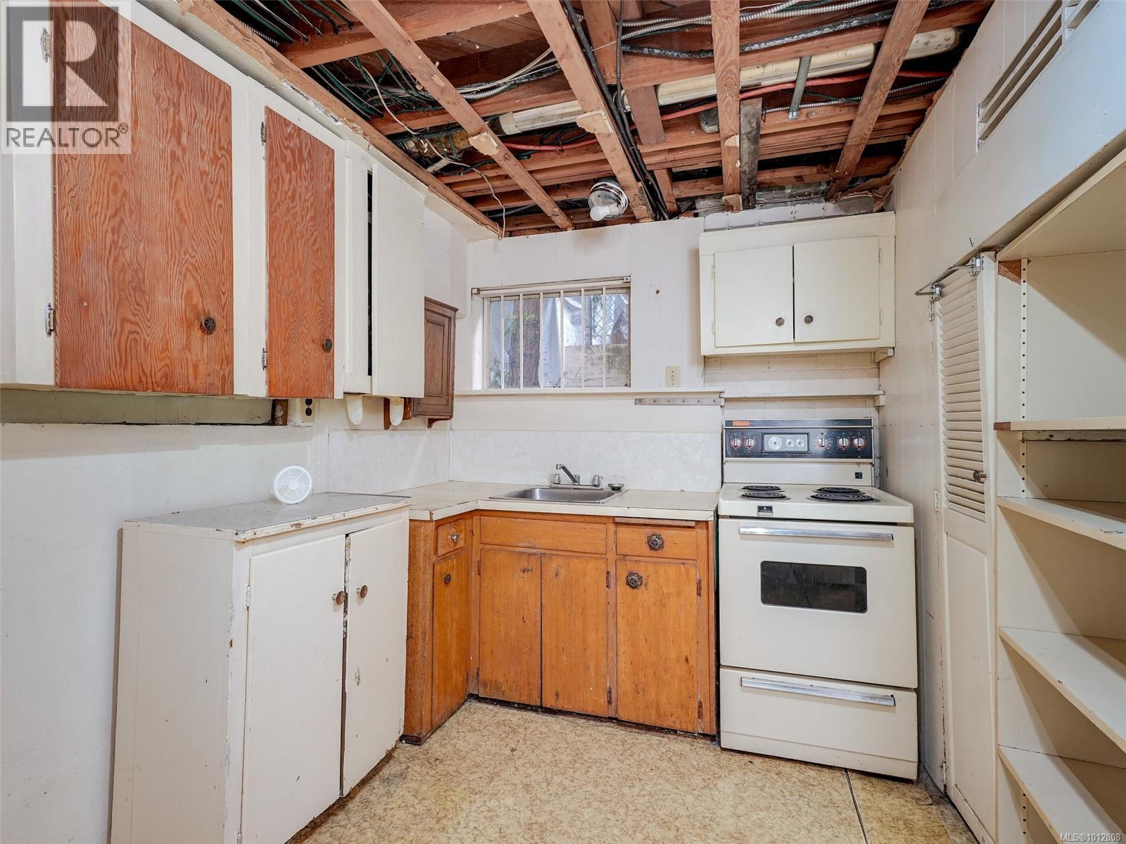 723 Genevieve Rd, Saanich, British Columbia V8X 3R5 - Photo 26 - 1012808