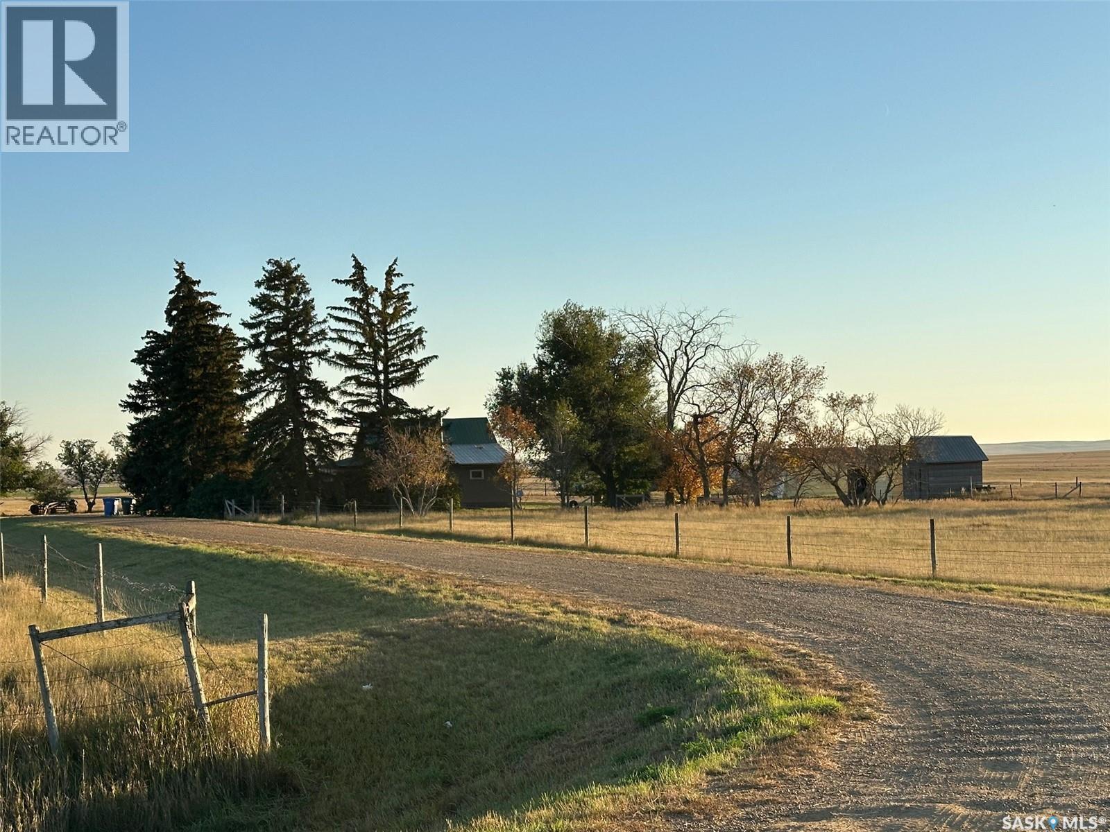 Coronach Acreage, Hart Butte Rm No. 11, Saskatchewan  S0H 0Z0 - Photo 2 - SK019526