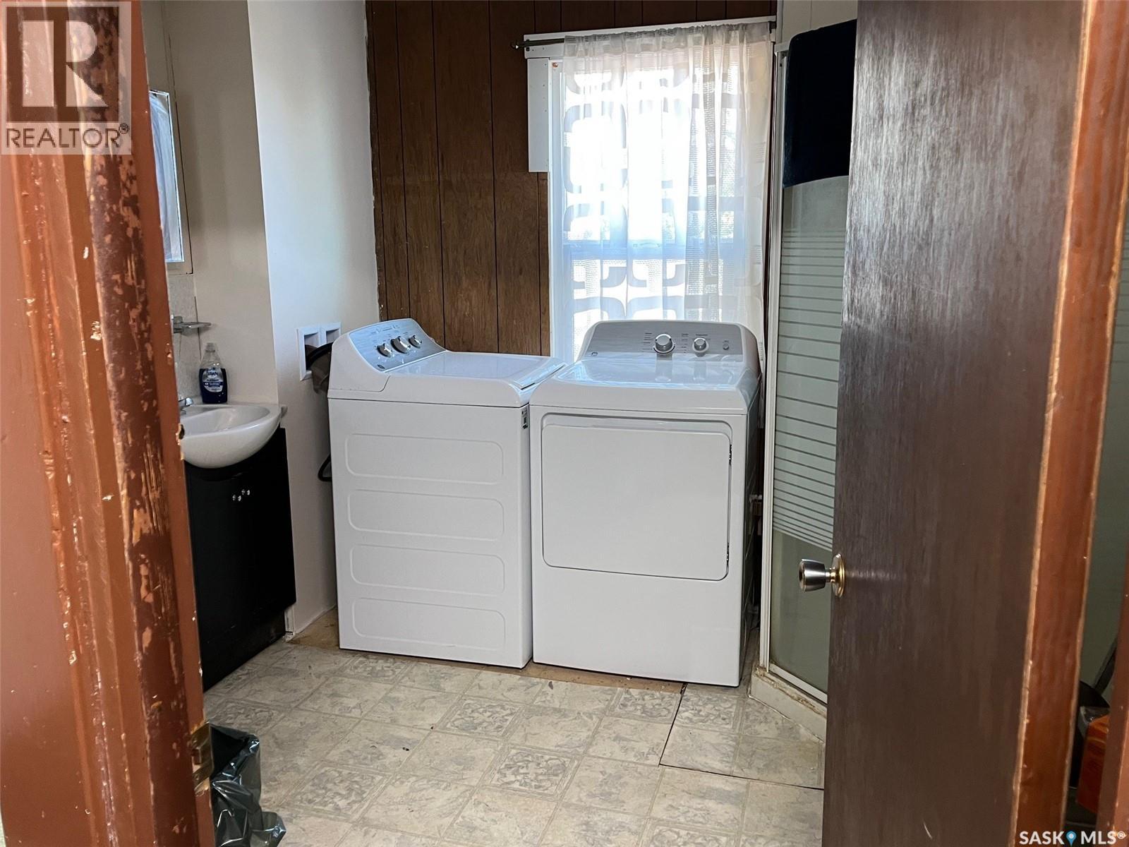 8 Centre Street, Poplar Valley Rm No. 12, Saskatchewan  S0H 1N0 - Photo 29 - SK019523