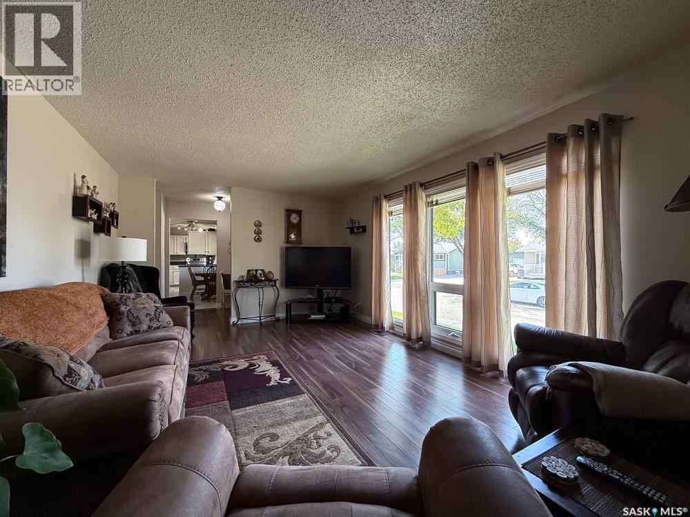 568 Poplar Crescent, Shaunavon, Saskatchewan  S0N 2M0 - Photo 22 - SK019399