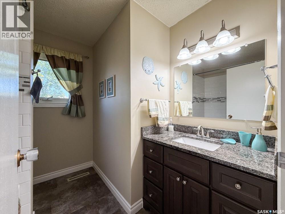 568 Poplar Crescent, Shaunavon, Saskatchewan  S0N 2M0 - Photo 24 - SK019399