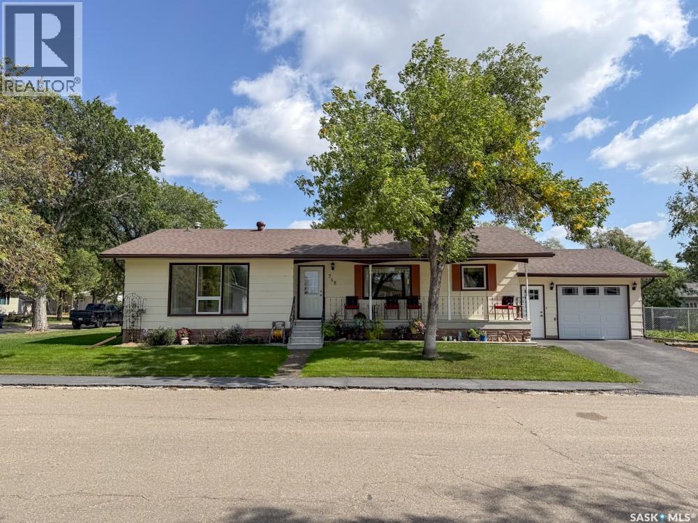 568 Poplar Crescent, Shaunavon, Saskatchewan  S0N 2M0 - Photo 3 - SK019399