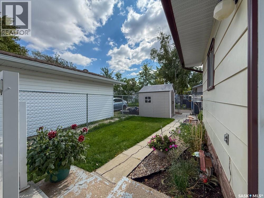 568 Poplar Crescent, Shaunavon, Saskatchewan  S0N 2M0 - Photo 46 - SK019399