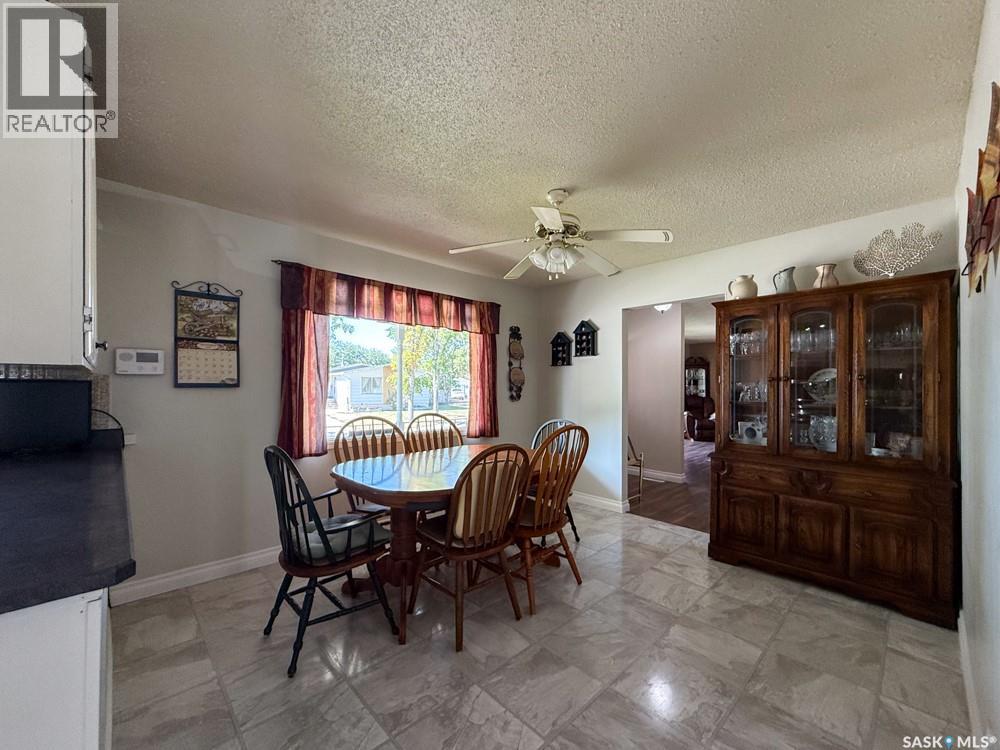 568 Poplar Crescent, Shaunavon, Saskatchewan  S0N 2M0 - Photo 8 - SK019399