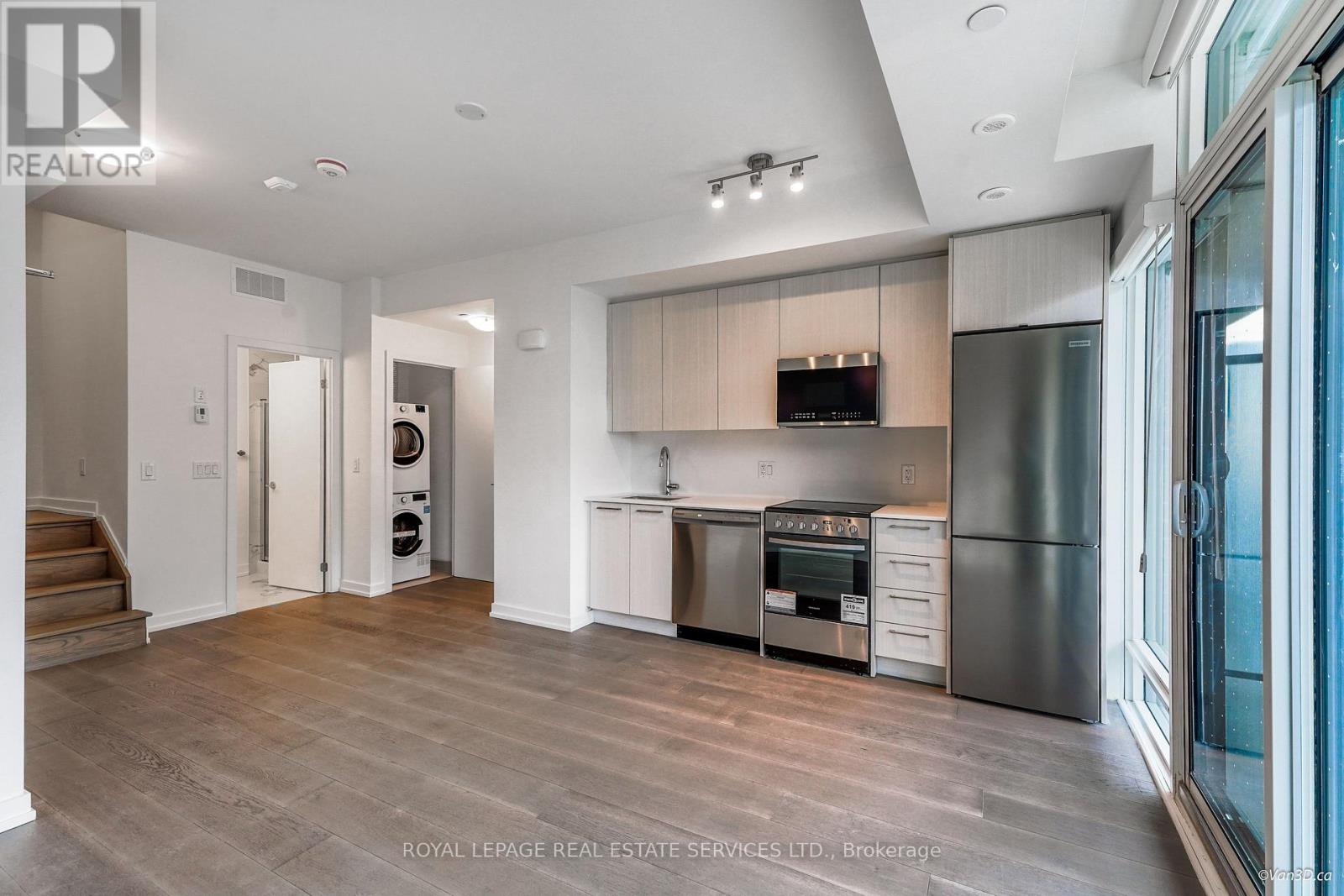 6 - 861 Sheppard Avenue W, Toronto, Ontario  M3H 0E9 - Photo 8 - C12430493