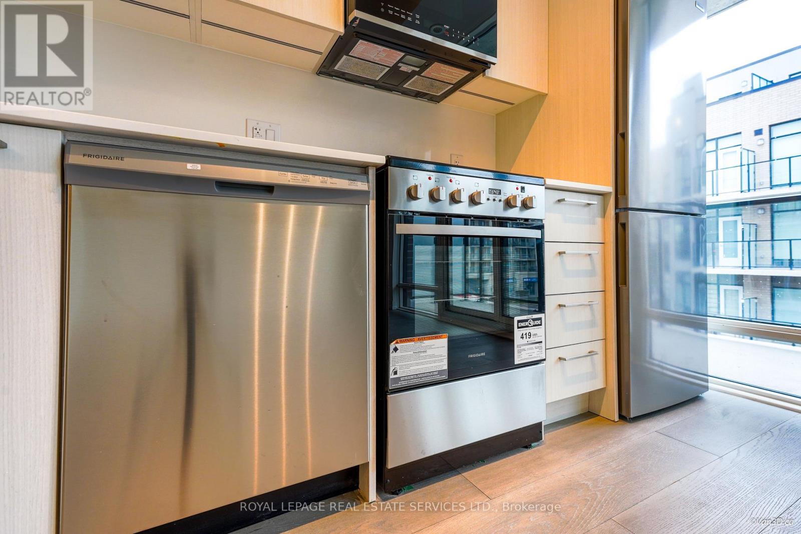 6 - 861 Sheppard Avenue W, Toronto, Ontario  M3H 0E9 - Photo 9 - C12430493
