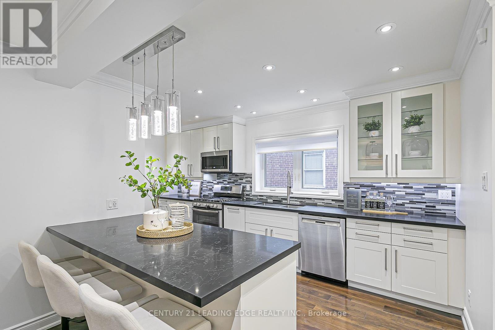 43 Barclay Road, Toronto, Ontario  M3H 3E2 - Photo 14 - C12430497