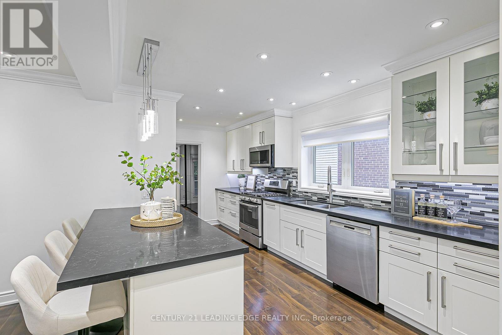 43 Barclay Road, Toronto, Ontario  M3H 3E2 - Photo 15 - C12430497