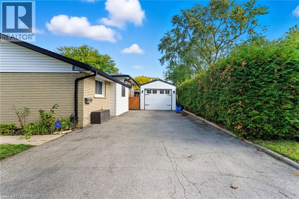 15 Brier Park Road, Brantford, Ontario  N3R 3P8 - Photo 4 - 40774058
