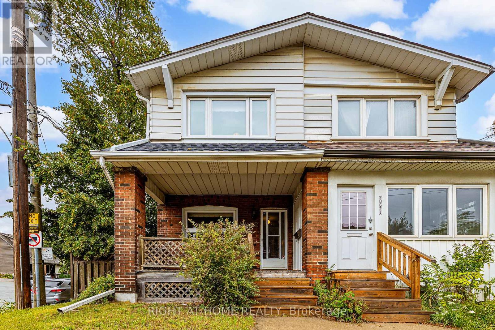 2062 GERRARD STREET E, Toronto, Ontario