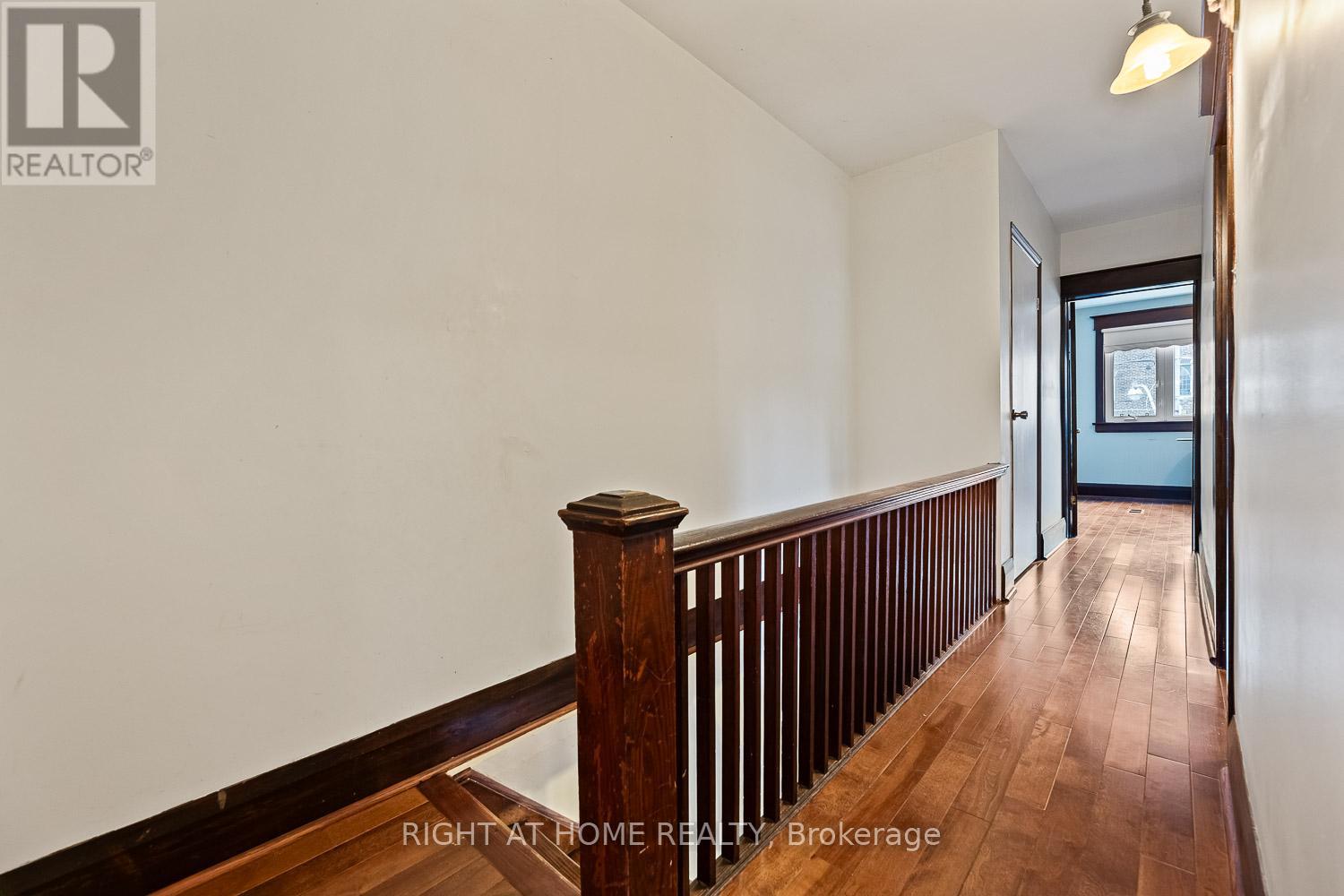 2062 Gerrard Street E, Toronto, Ontario  M4E 2B5 - Photo 13 - E12430499