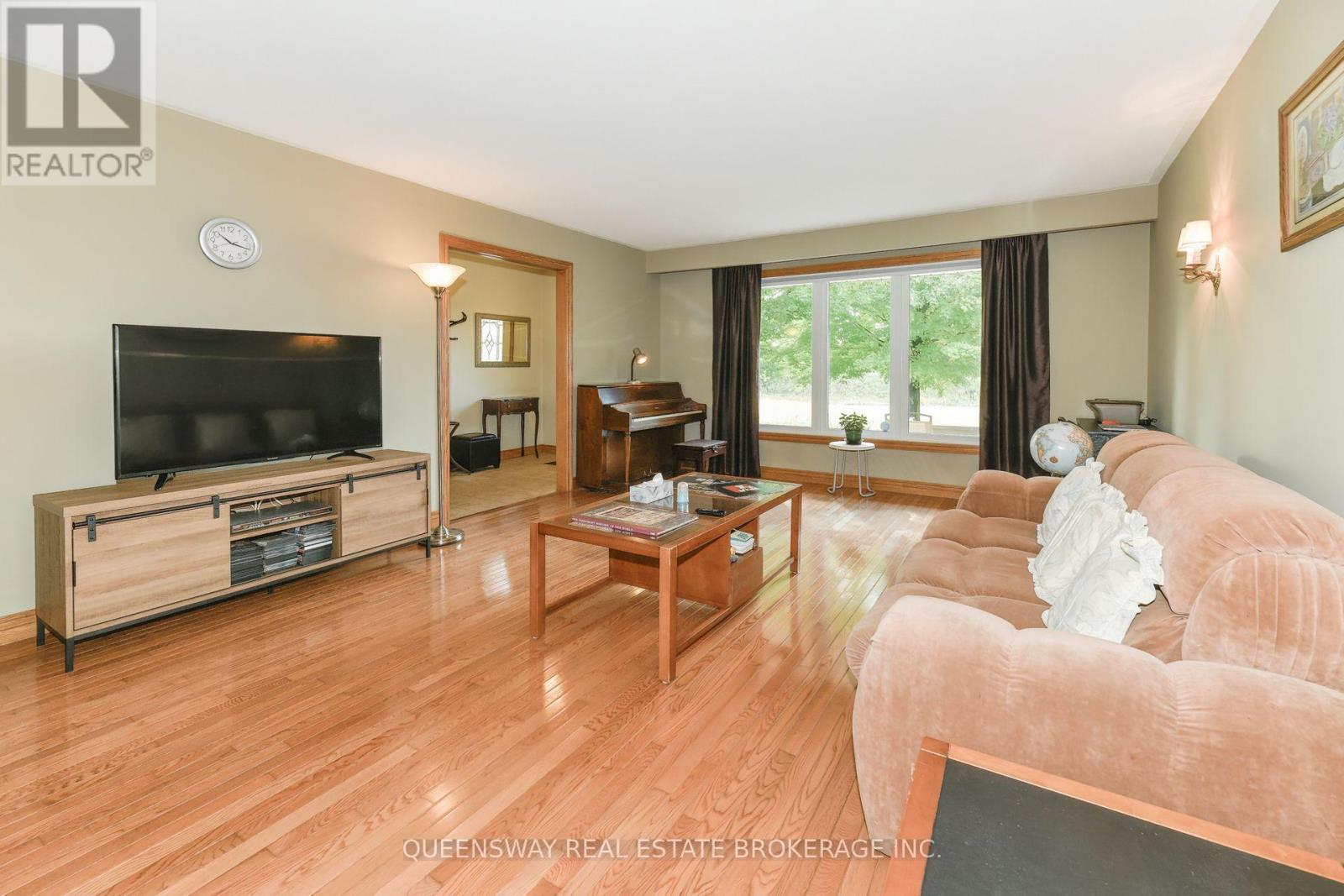 254 Hwy 47, Uxbridge, Ontario  L0C 1A0 - Photo 10 - N12430514