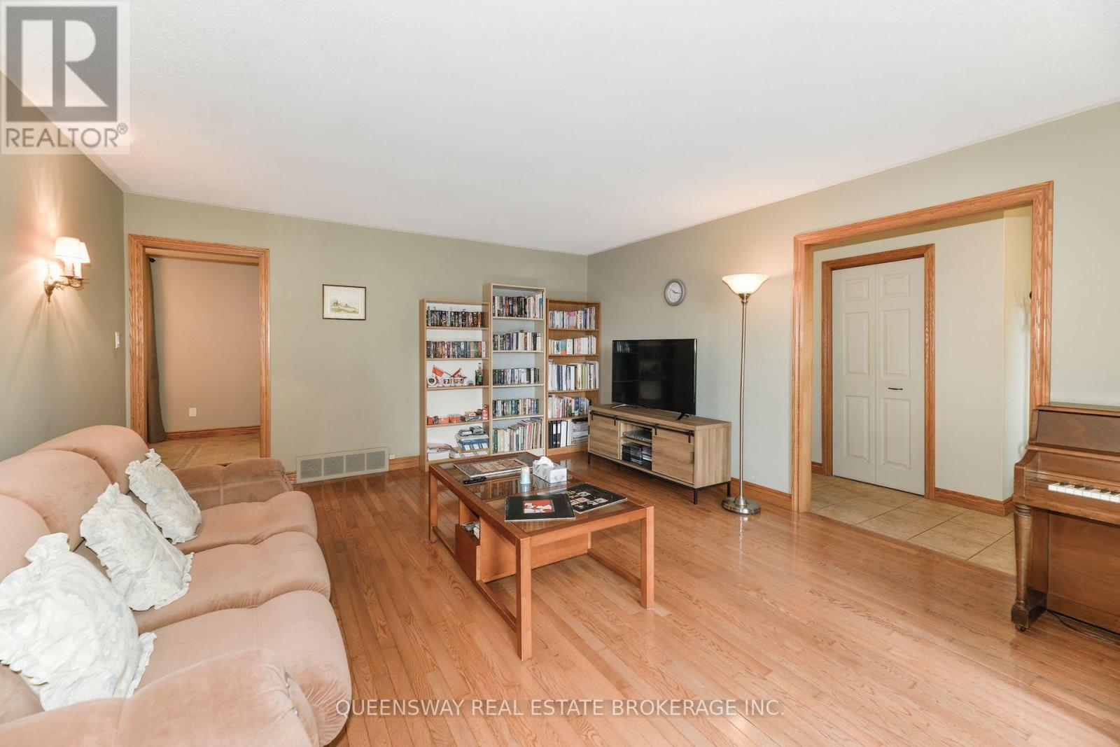 254 Hwy 47, Uxbridge, Ontario  L0C 1A0 - Photo 9 - N12430514