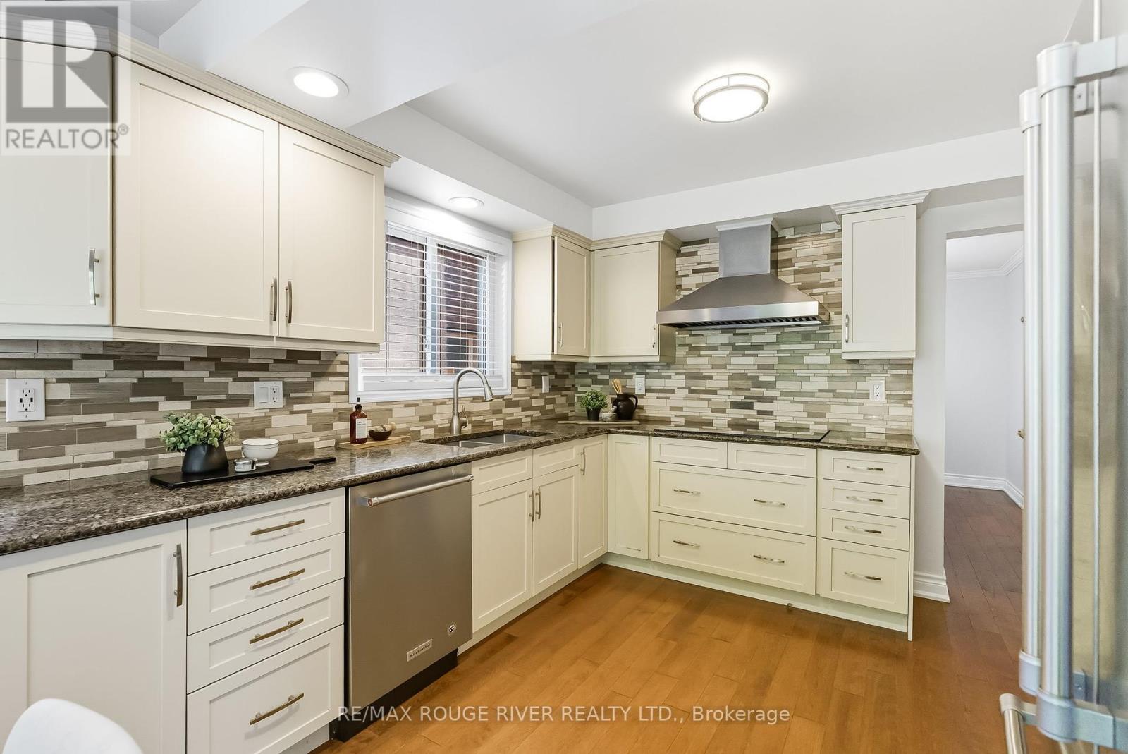 1 Broughton Court, Whitby, Ontario  L1N 6Y8 - Photo 10 - E12430540